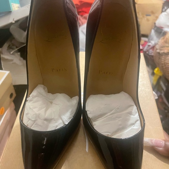 Black so Kate red bottoms never worn for sale… - Picture 5 of 6